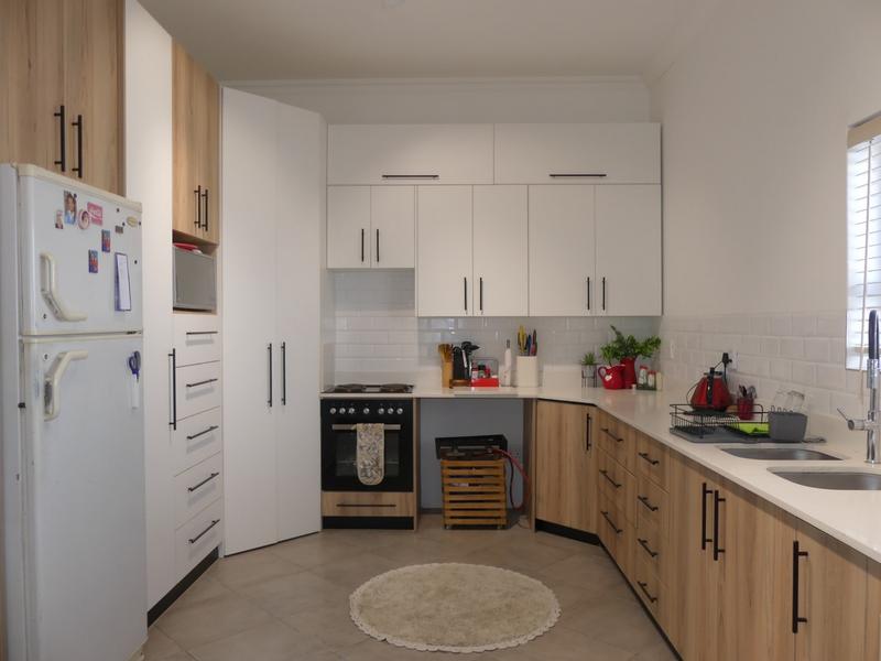 5 Bedroom Property for Sale in Britannia Bay Western Cape